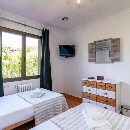 Вилла Casa Honiol, Private And Spacious With Sea Views Cala En Porter (Menorca)