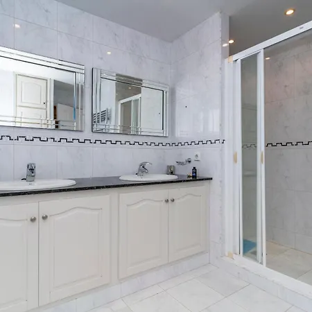 Casa Honiol, Private And Spacious With Sea Views Вилла *