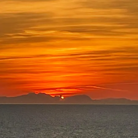 Casa Honiol, Private And Spacious With Sea Views *