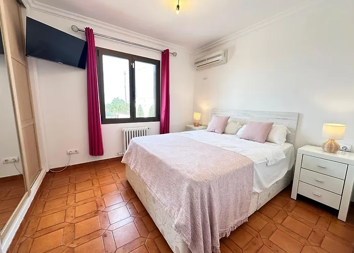 Casa Honiol, Private And Spacious With Sea Views Villa *