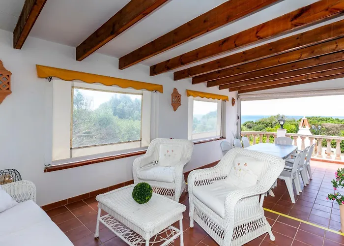 Casa Honiol, Private And Spacious With Sea Views