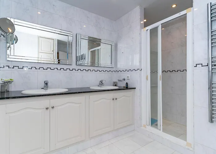 Casa Honiol, Private And Spacious With Sea Views Villa *